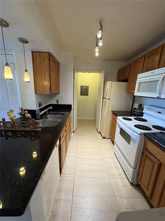 На продажу: $139,000 (1 спален, 1 ванн, 660 Квадратных фут)