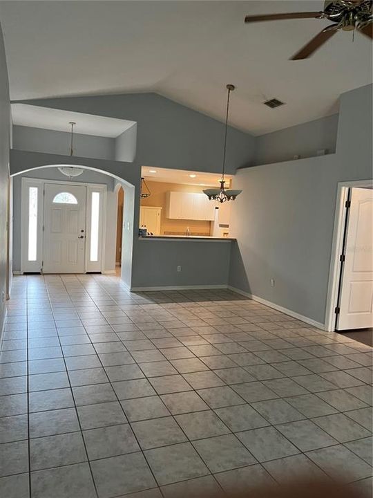 For Rent: $2,995 (3 beds, 2 baths, 1412 Square Feet)