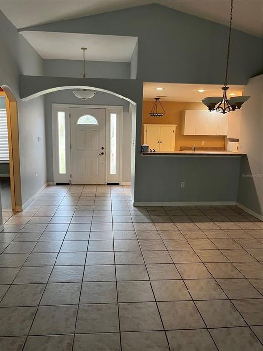 For Rent: $2,995 (3 beds, 2 baths, 1412 Square Feet)