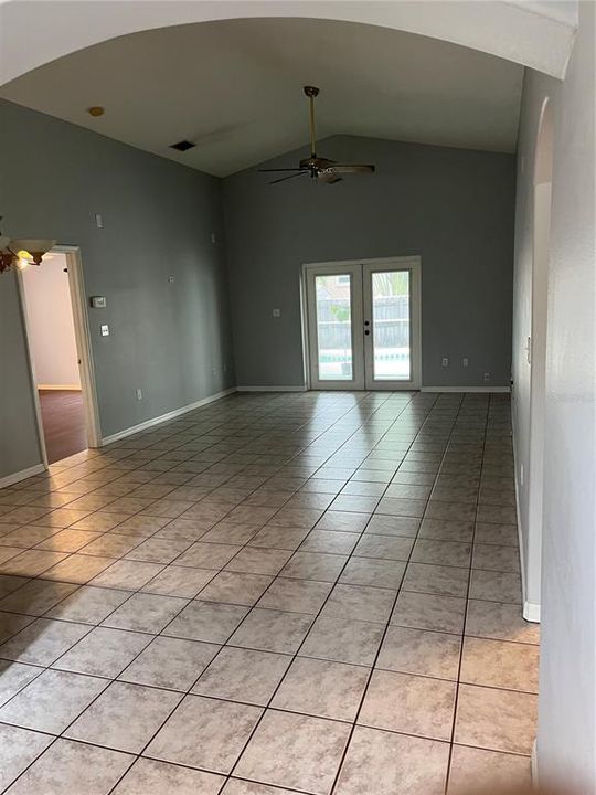 For Rent: $2,995 (3 beds, 2 baths, 1412 Square Feet)