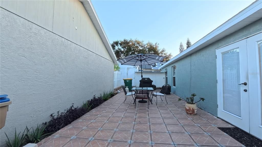 For Sale: $275,000 (4 beds, 2 baths, 1265 Square Feet)
