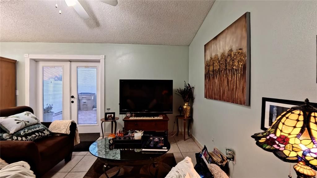 For Sale: $275,000 (4 beds, 2 baths, 1265 Square Feet)