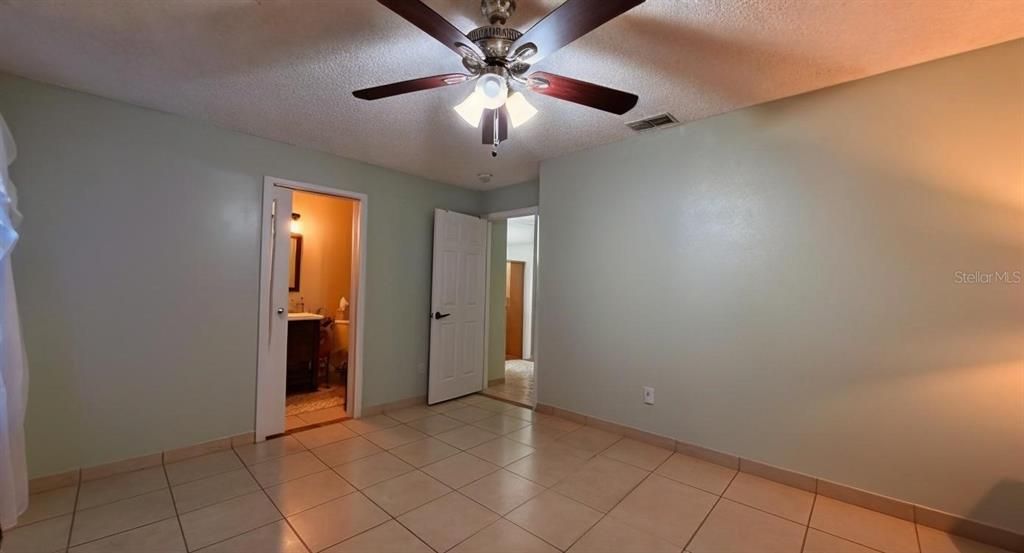 For Sale: $275,000 (4 beds, 2 baths, 1265 Square Feet)