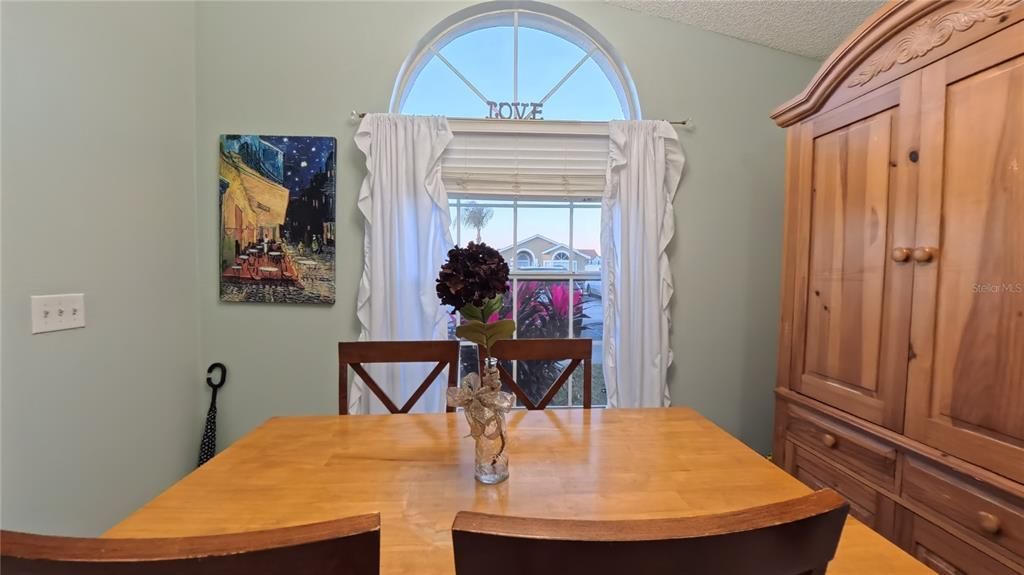 For Sale: $275,000 (4 beds, 2 baths, 1265 Square Feet)