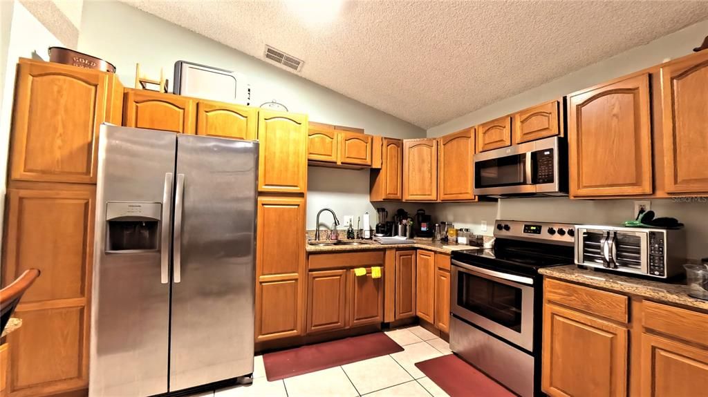 For Sale: $275,000 (4 beds, 2 baths, 1265 Square Feet)