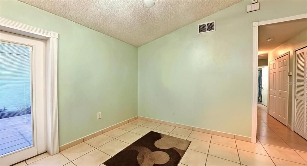 For Sale: $275,000 (4 beds, 2 baths, 1265 Square Feet)