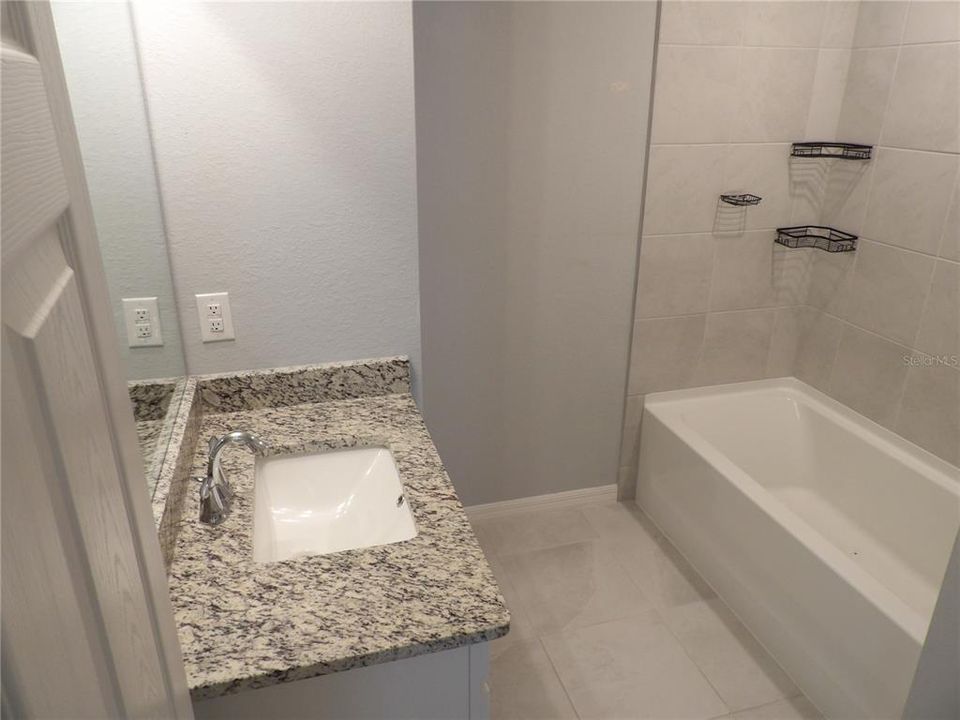 На продажу: $350,000 (3 спален, 2 ванн, 1615 Квадратных фут)