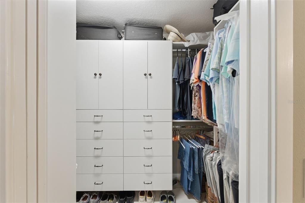 For Sale: $725,000 (3 beds, 2 baths, 1630 Square Feet)