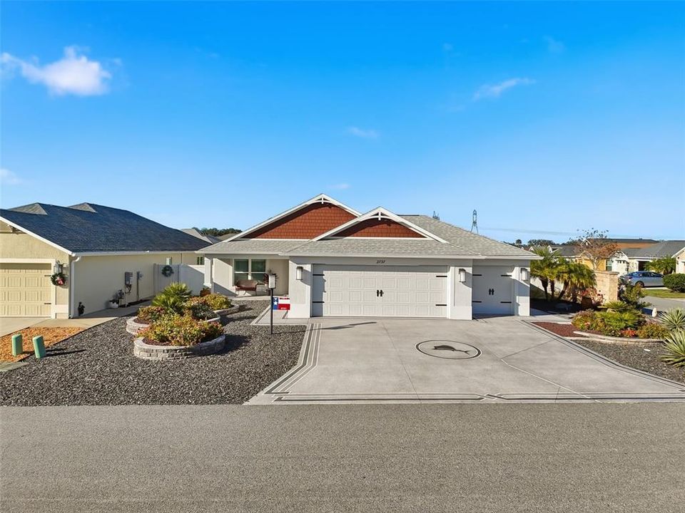 For Sale: $725,000 (3 beds, 2 baths, 1630 Square Feet)