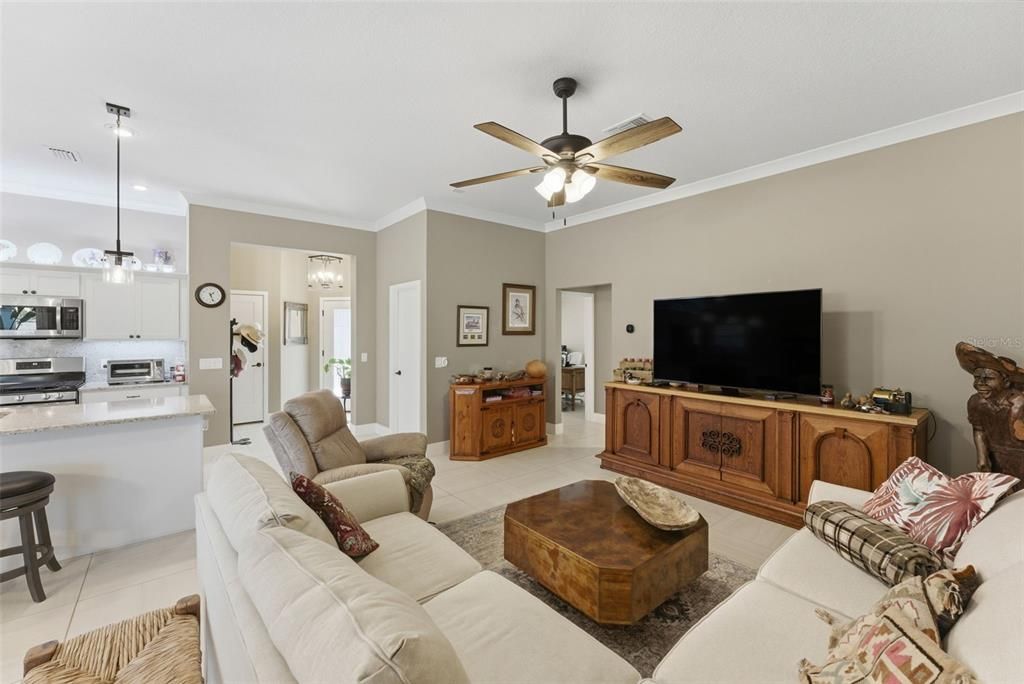 For Sale: $725,000 (3 beds, 2 baths, 1630 Square Feet)