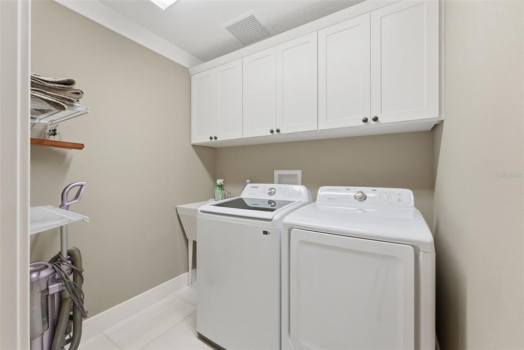 For Sale: $725,000 (3 beds, 2 baths, 1630 Square Feet)