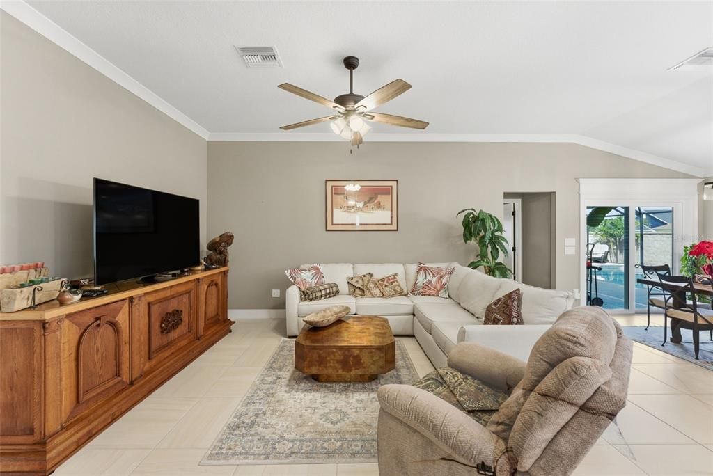 For Sale: $725,000 (3 beds, 2 baths, 1630 Square Feet)