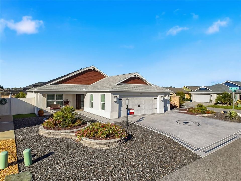 For Sale: $725,000 (3 beds, 2 baths, 1630 Square Feet)