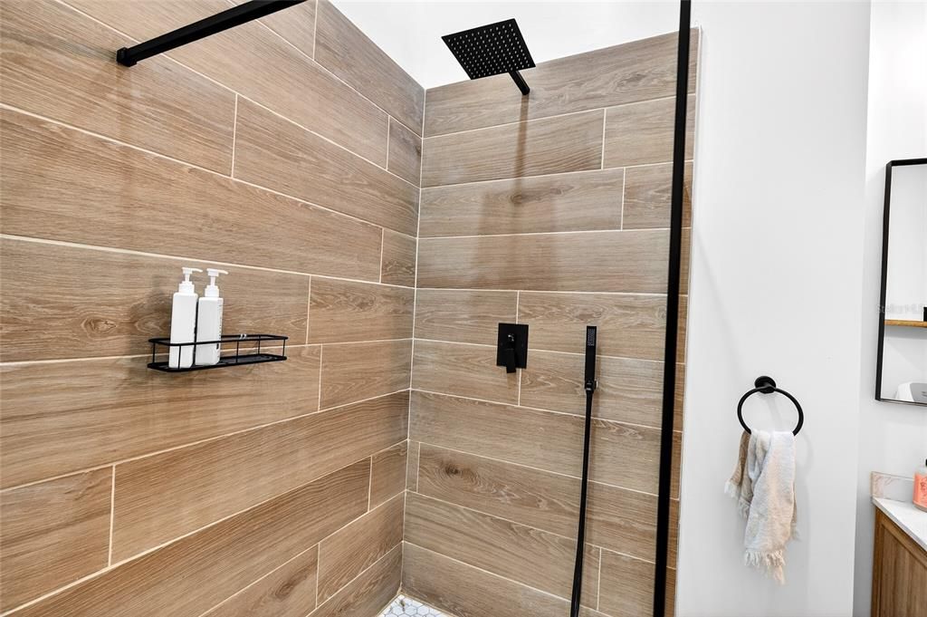 For Sale: $2,000,000 (3 beds, 2 baths, 2736 Square Feet)