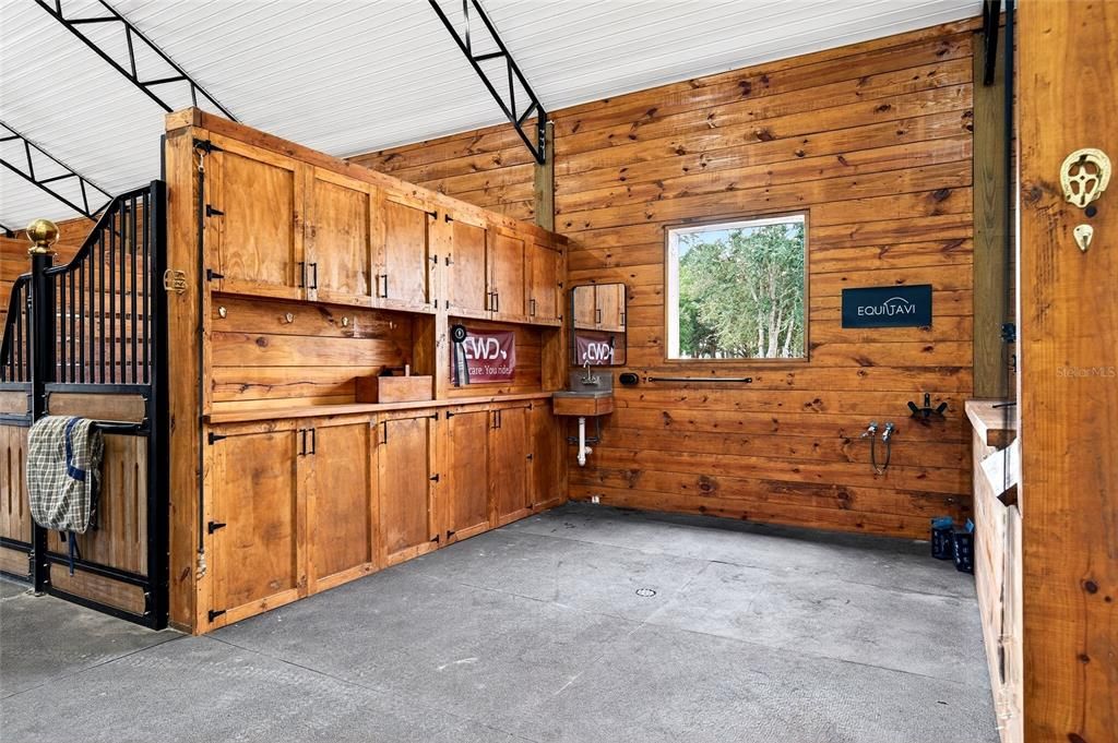 For Sale: $2,000,000 (3 beds, 2 baths, 2736 Square Feet)