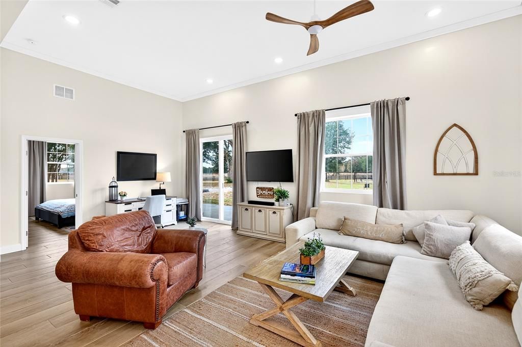 For Sale: $2,000,000 (3 beds, 2 baths, 2736 Square Feet)