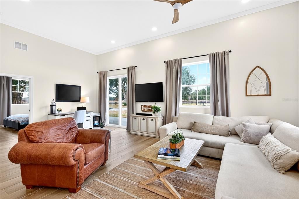 For Sale: $2,000,000 (3 beds, 2 baths, 2736 Square Feet)