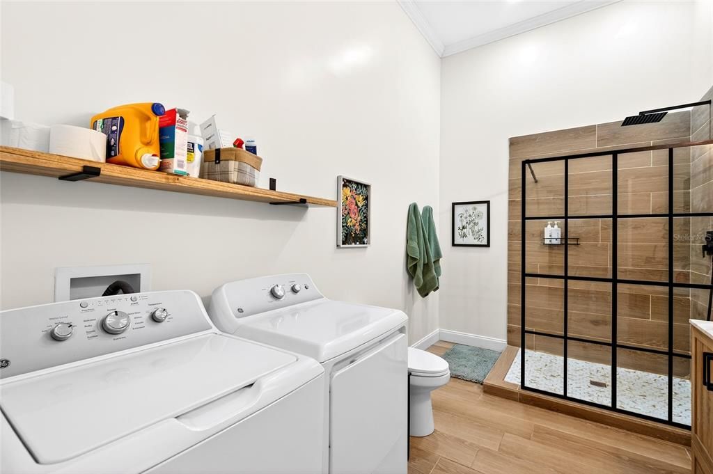 For Sale: $2,000,000 (3 beds, 2 baths, 2736 Square Feet)