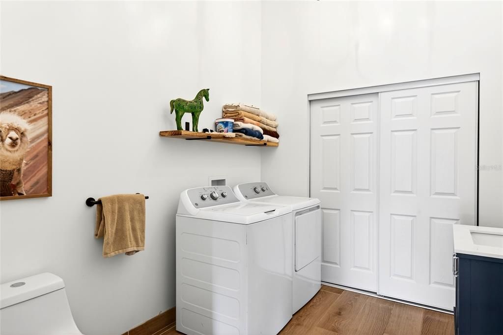 For Sale: $2,000,000 (3 beds, 2 baths, 2736 Square Feet)