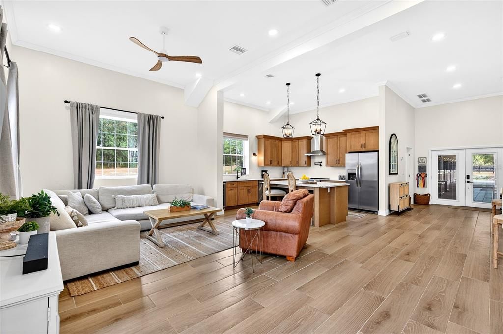 For Sale: $2,000,000 (3 beds, 2 baths, 2736 Square Feet)