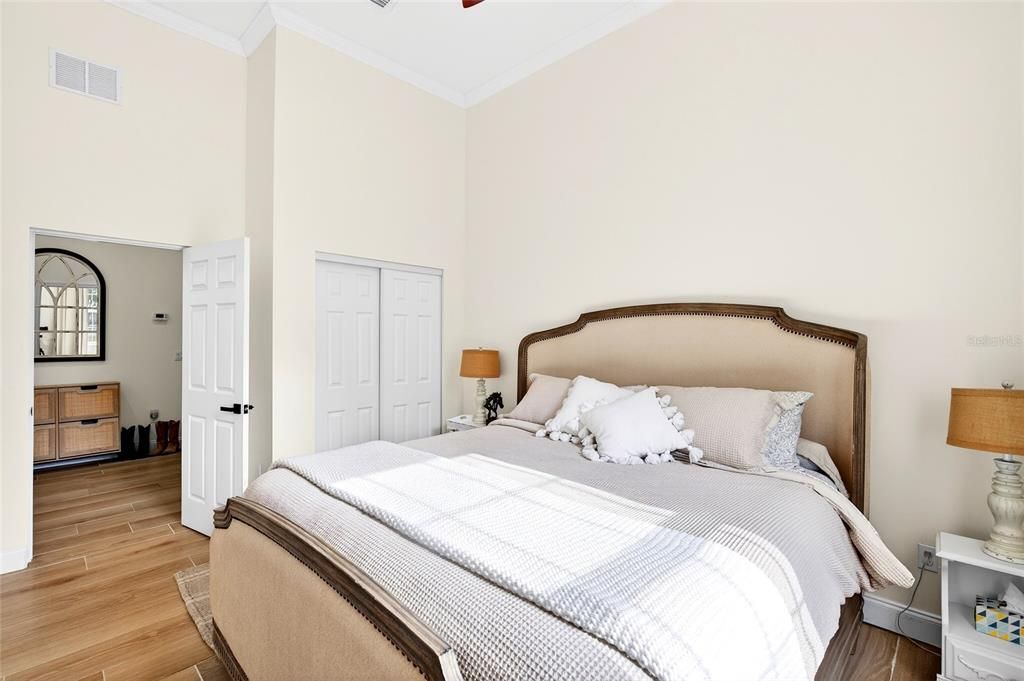 For Sale: $2,000,000 (3 beds, 2 baths, 2736 Square Feet)