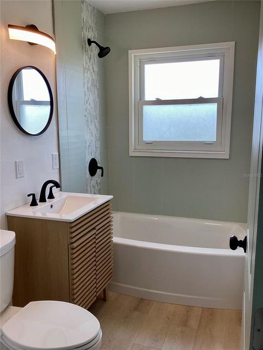 Active With Contract: $250,000 (3 beds, 1 baths, 1114 Square Feet)