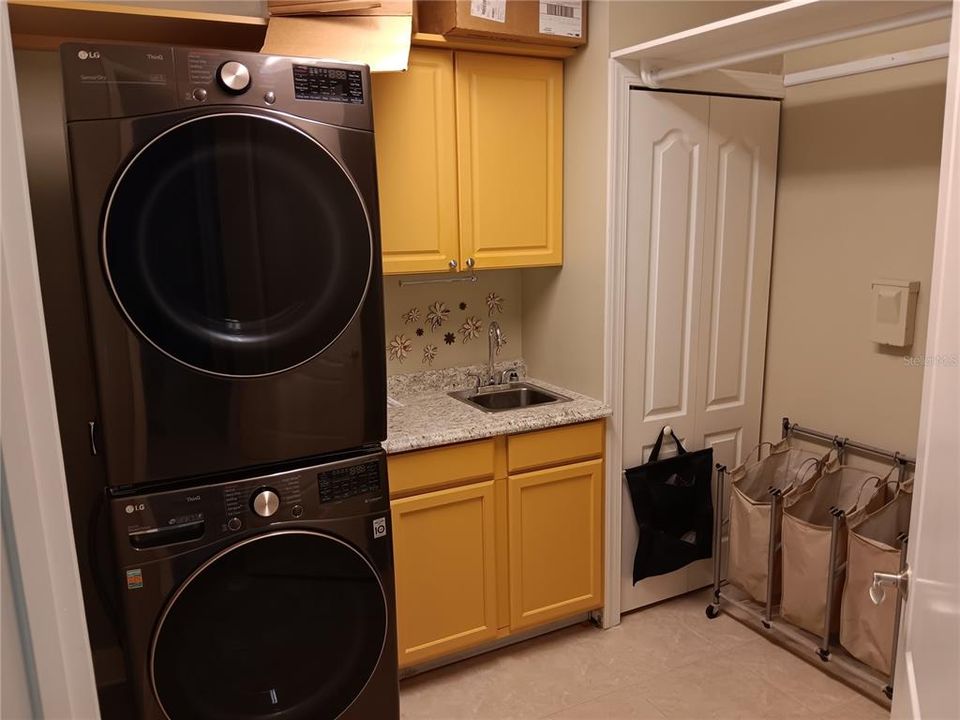 En Venta: $1,247,000 (4 camas, 3 baños, 2041 Pies cuadrados)