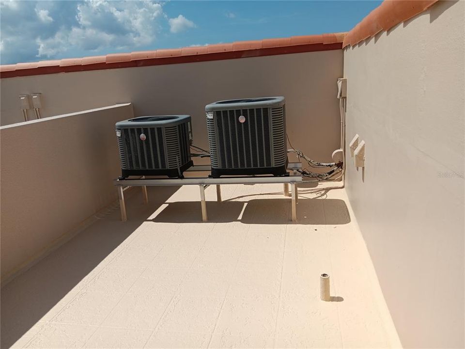 En Venta: $1,247,000 (4 camas, 3 baños, 2041 Pies cuadrados)