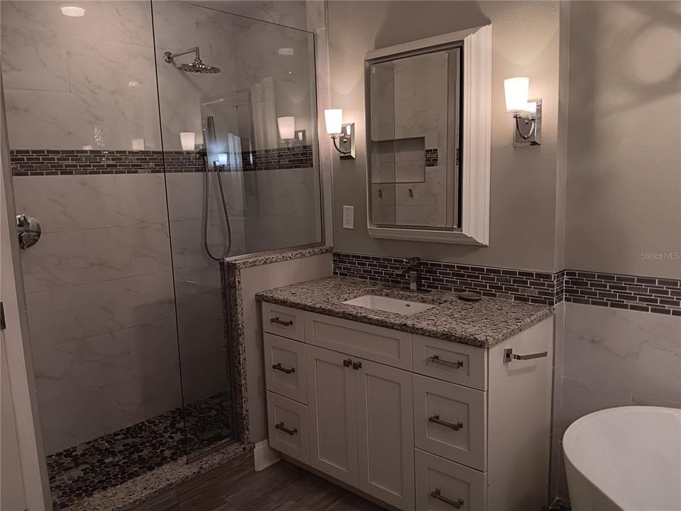 En Venta: $1,247,000 (4 camas, 3 baños, 2041 Pies cuadrados)