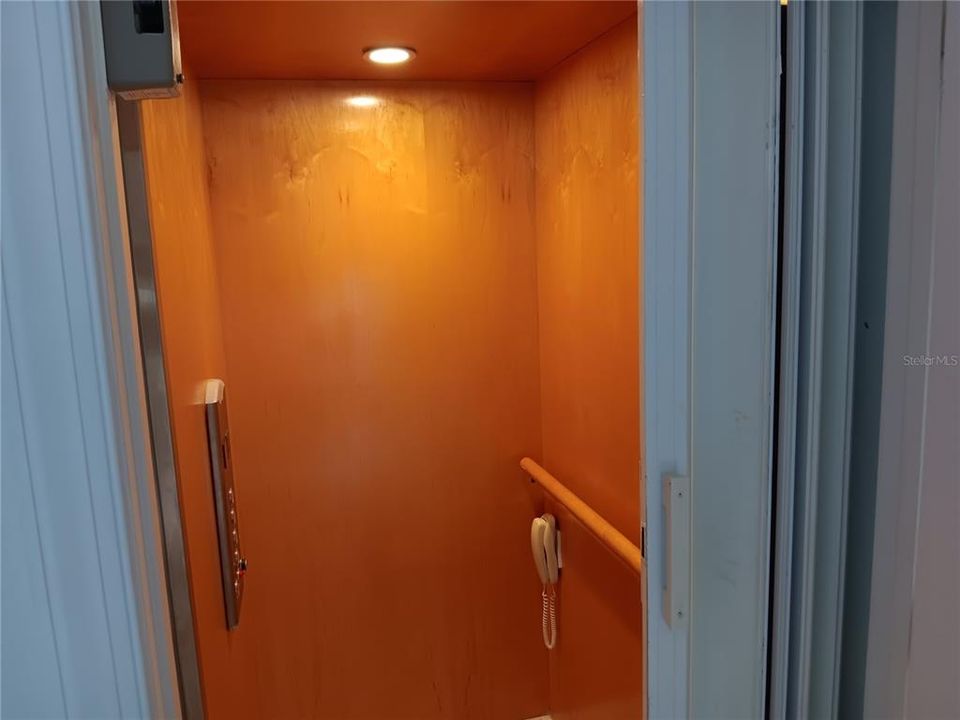 En Venta: $1,247,000 (4 camas, 3 baños, 2041 Pies cuadrados)