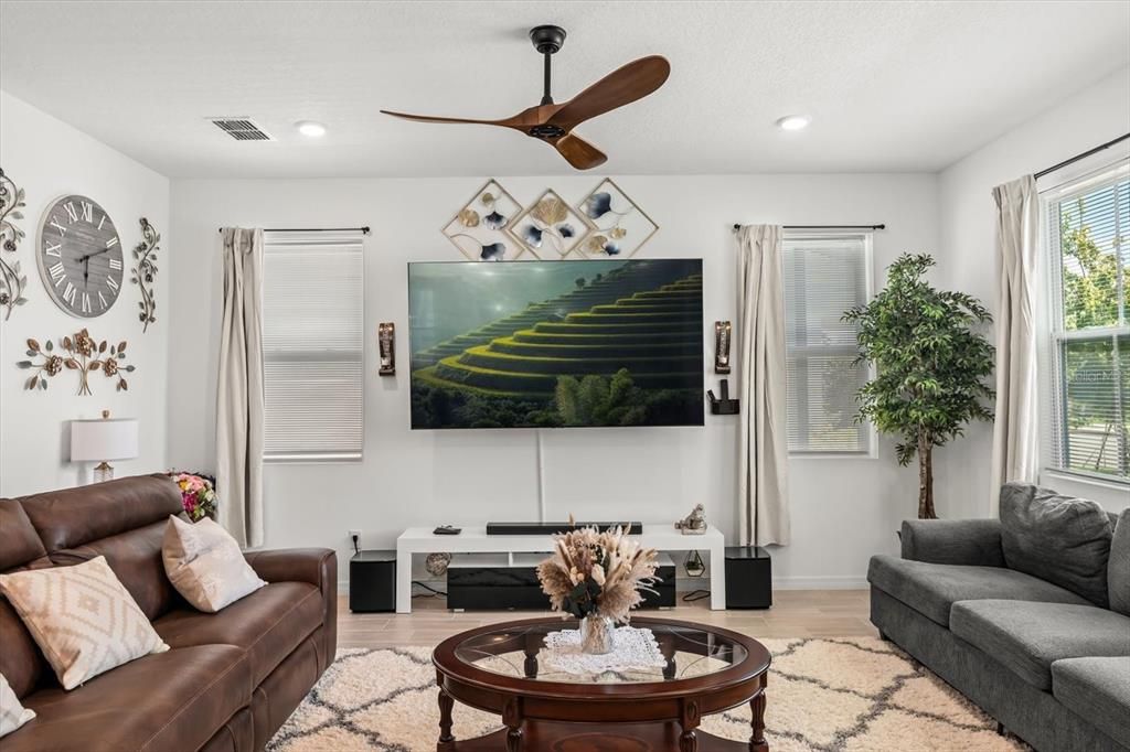 На продажу: $549,000 (3 спален, 2 ванн, 1907 Квадратных фут)