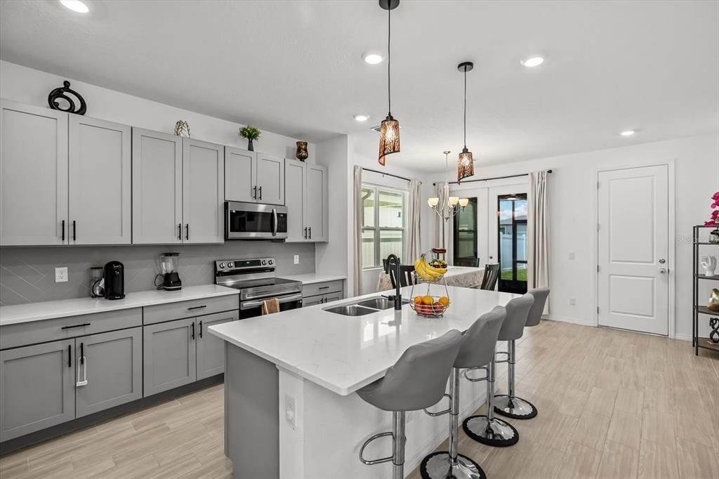 На продажу: $549,000 (3 спален, 2 ванн, 1907 Квадратных фут)