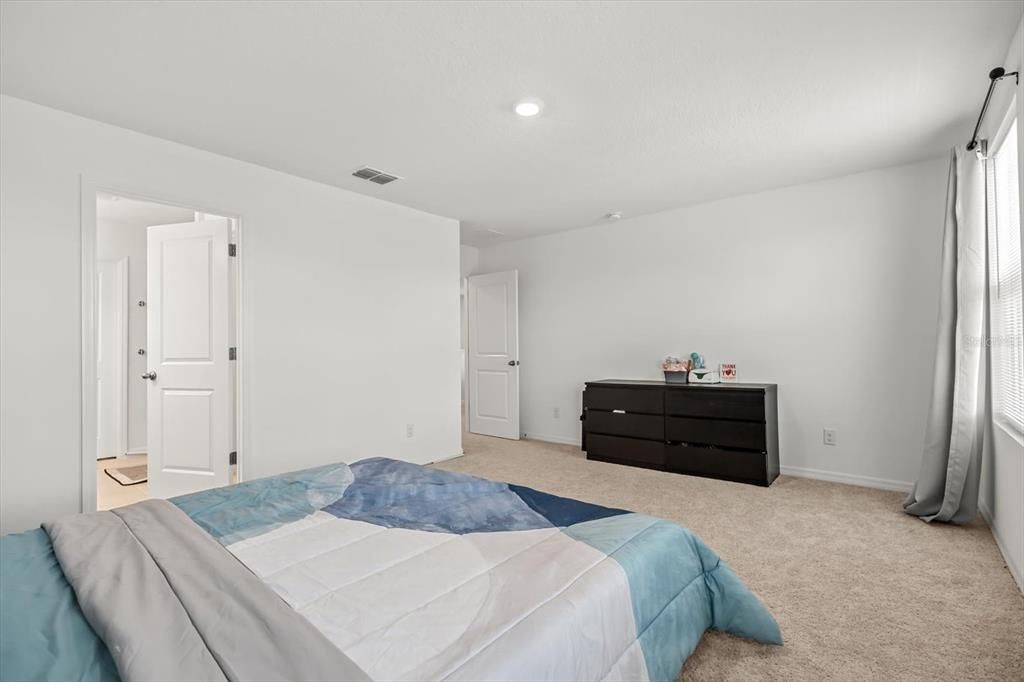 На продажу: $549,000 (3 спален, 2 ванн, 1907 Квадратных фут)