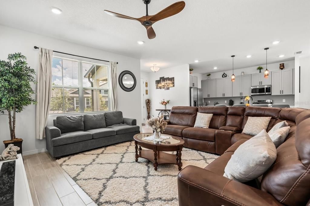 На продажу: $549,000 (3 спален, 2 ванн, 1907 Квадратных фут)