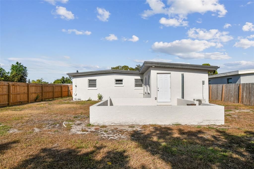 待售: $425,000 (3 贝兹, 1 浴室, 1204 平方英尺)