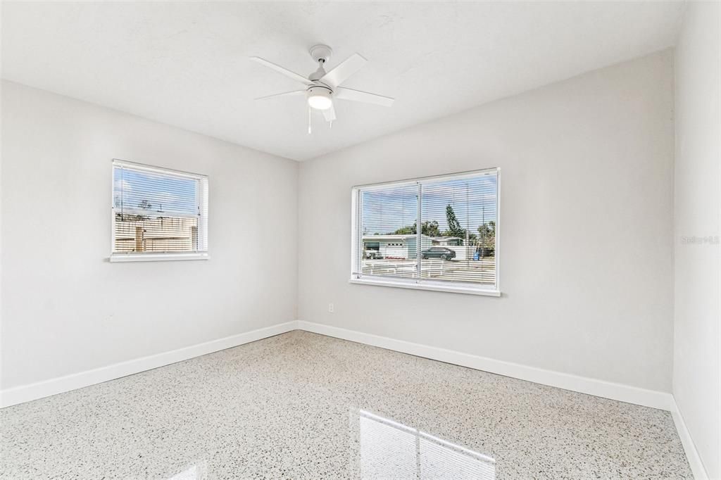 待售: $425,000 (3 贝兹, 1 浴室, 1204 平方英尺)