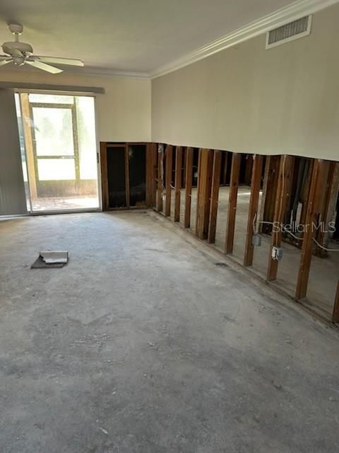 待售: $94,999 (1 贝兹, 1 浴室, 824 平方英尺)