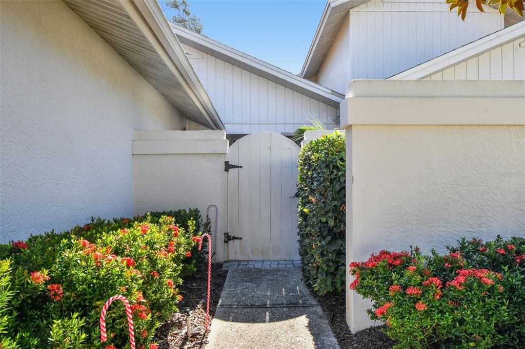 待售: $320,000 (2 贝兹, 2 浴室, 1335 平方英尺)