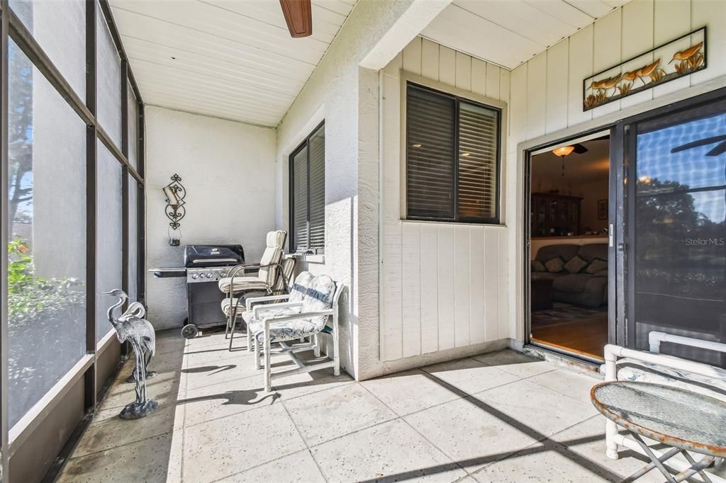 待售: $320,000 (2 贝兹, 2 浴室, 1335 平方英尺)