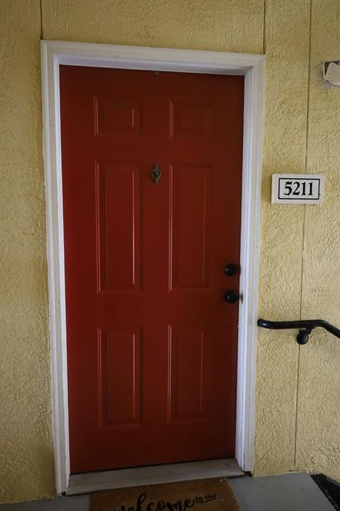 待售: $185,000 (1 贝兹, 1 浴室, 707 平方英尺)