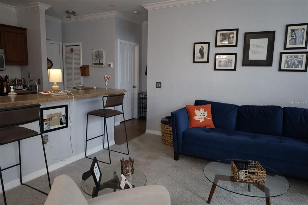 待售: $185,000 (1 贝兹, 1 浴室, 707 平方英尺)