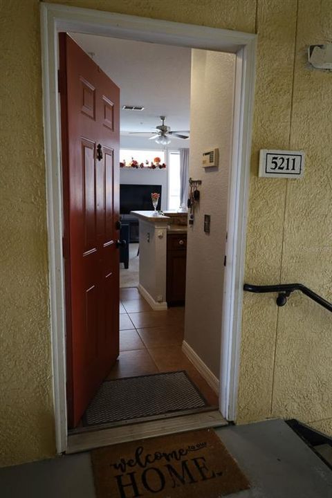 待售: $185,000 (1 贝兹, 1 浴室, 707 平方英尺)