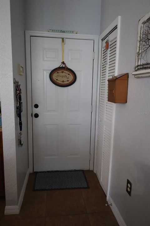 待售: $185,000 (1 贝兹, 1 浴室, 707 平方英尺)