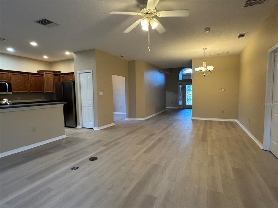 出租: $2,495 (3 贝兹, 2 浴室, 1841 平方英尺)