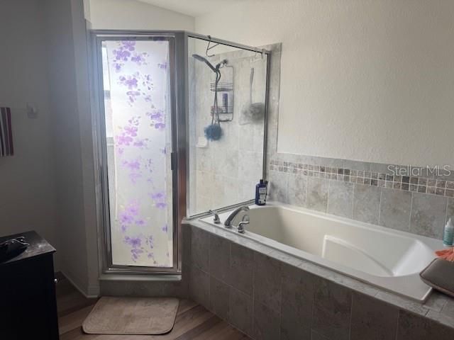 На продажу: $280,000 (4 спален, 2 ванн, 1824 Квадратных фут)