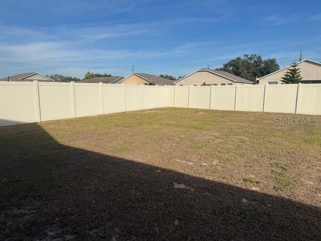 На продажу: $280,000 (4 спален, 2 ванн, 1824 Квадратных фут)