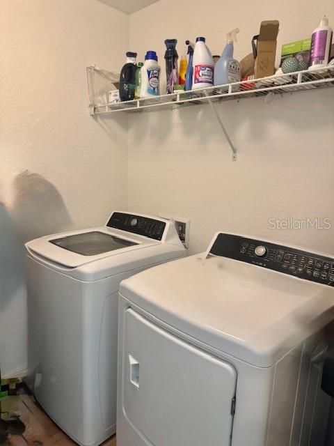 На продажу: $280,000 (4 спален, 2 ванн, 1824 Квадратных фут)