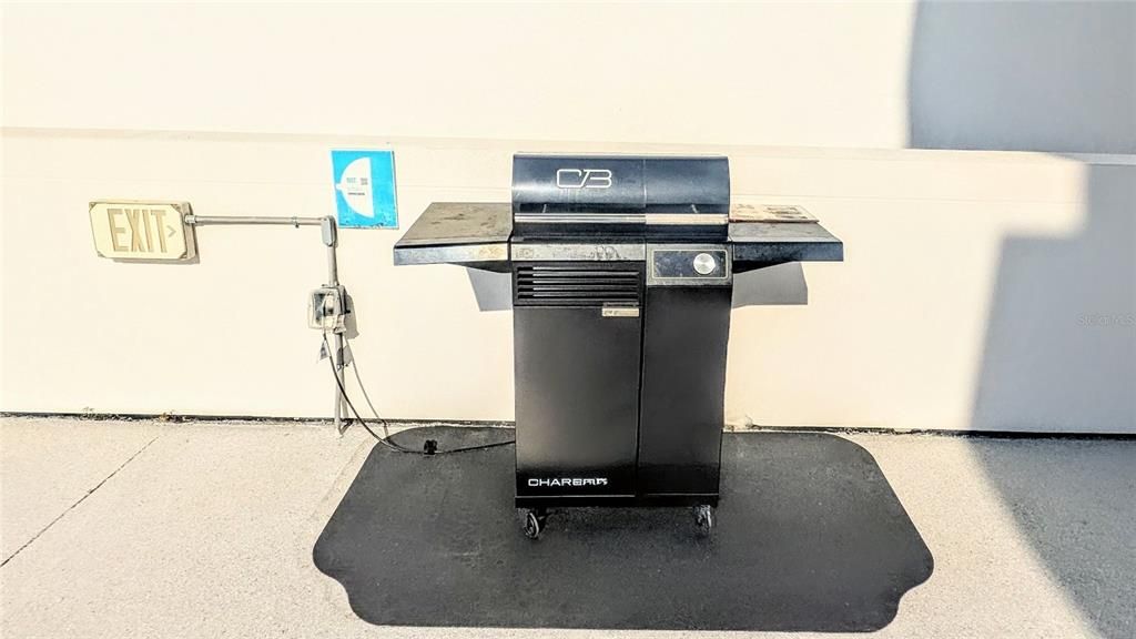 For Rent: $3,500 (2 beds, 2 baths, 1200 Square Feet)