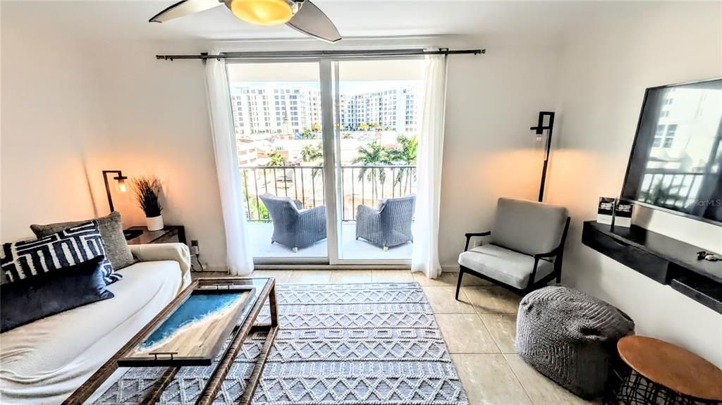 For Rent: $3,500 (2 beds, 2 baths, 1200 Square Feet)