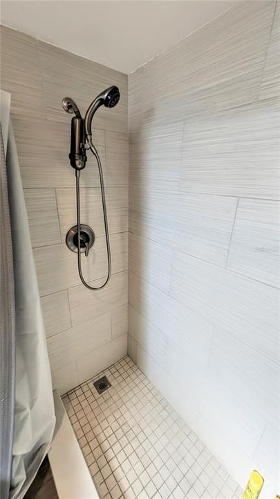 For Rent: $3,500 (2 beds, 2 baths, 1200 Square Feet)